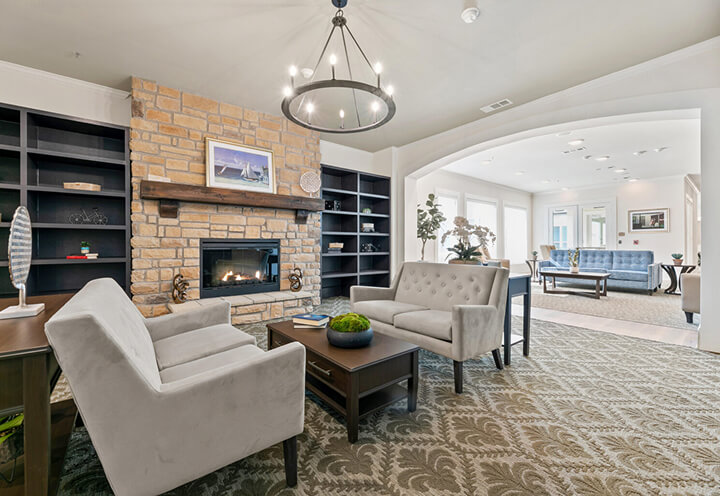 Spacious Living Area With Elegant Furnishings at Independent Living Facility Social Lounge Area For Seniors in Assisted Living Facility